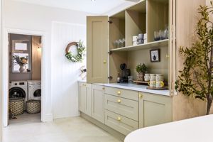 Kitchen- click for photo gallery